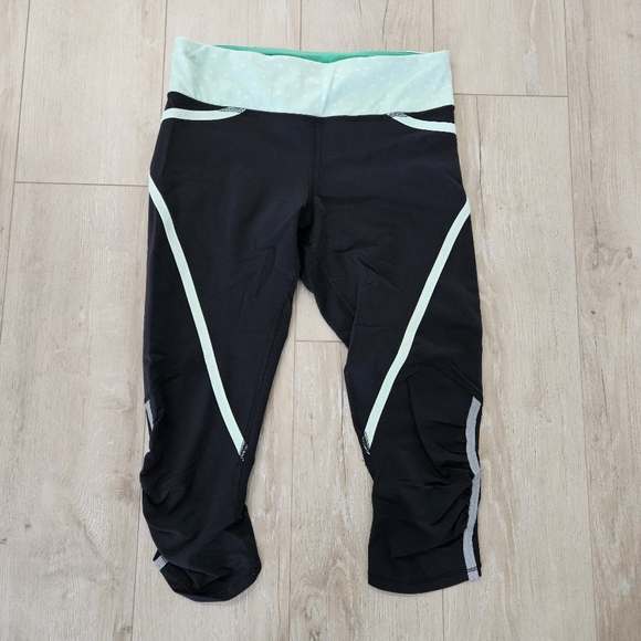 COPY - Lululemon Run: Pace Crop, Black / Petit Dot Fresh Teal / Fresh Teal, Siz… - Picture 6 of 14